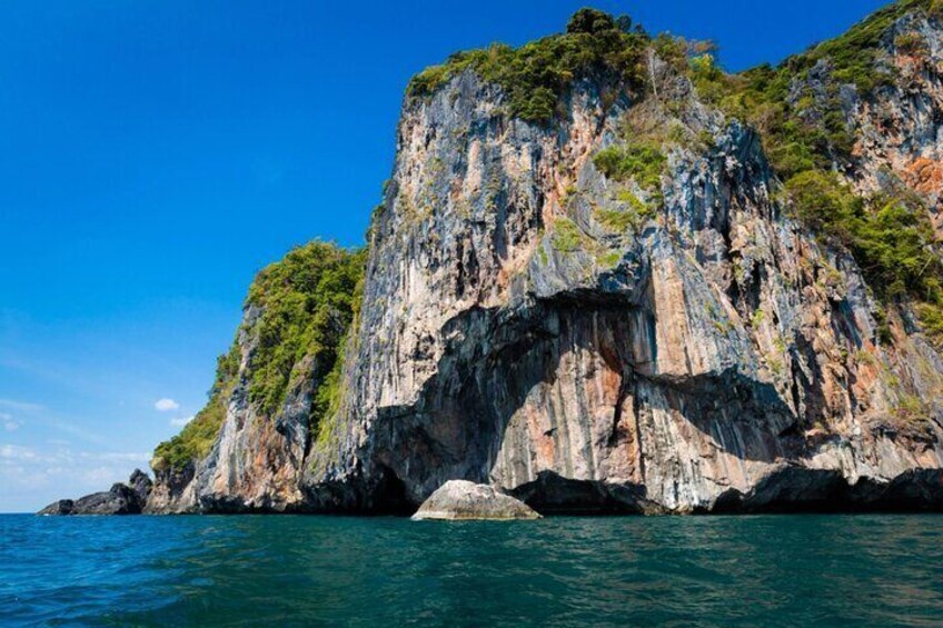 Ko Lanta's Unique 4-Island Long-Tail Snorkeling Tour w/ Lunch