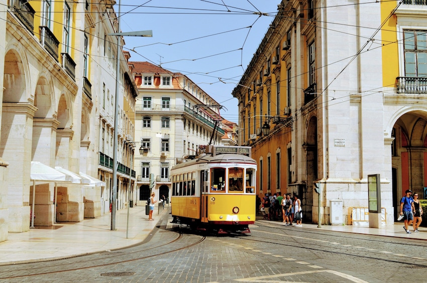 Lisbon City Tour & Shopping