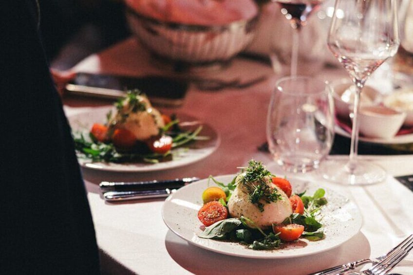 Burlesque Spectacular Dinner Show