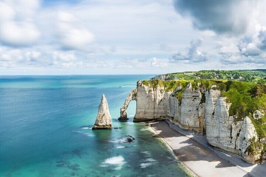 Private Etretat and Honfleur Tour from Rouen Up to 7 People