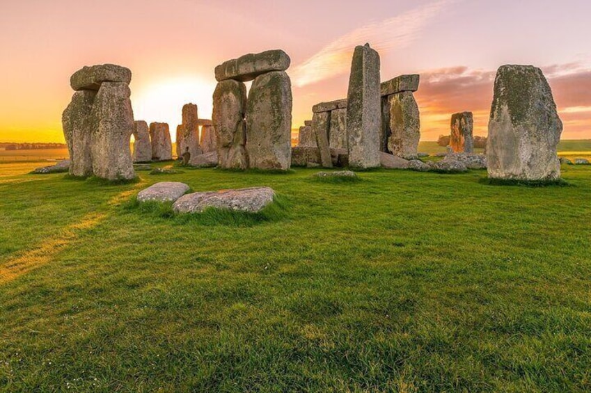 Stonehenge Pre Cruise Tour from London to Southampton Private