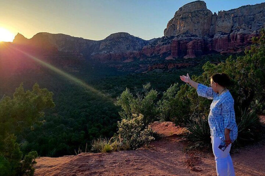 Semi-private Sedona Sunset Scenic Tour