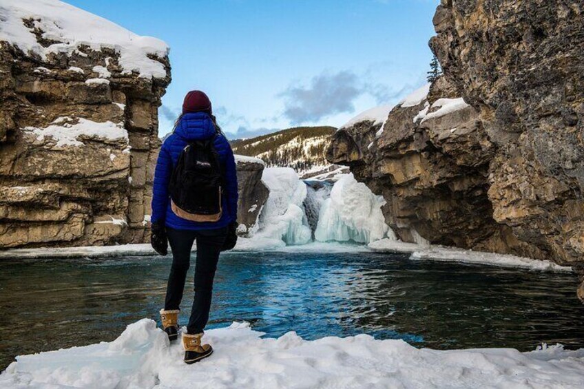 Day Tour to Banff Gondola Hot Springs Johnston Canyon Hiking