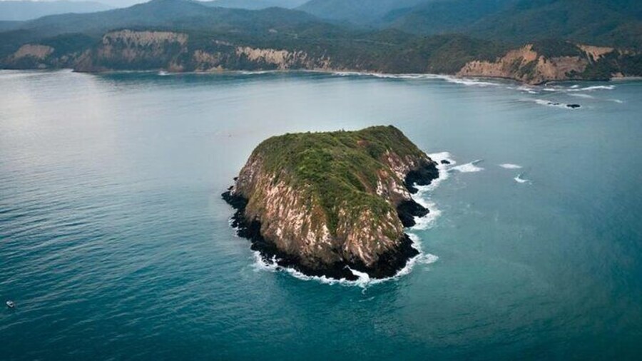 Magical Islands Tour: Snorkel, Kayak, Subwing in Turquoise Waters
