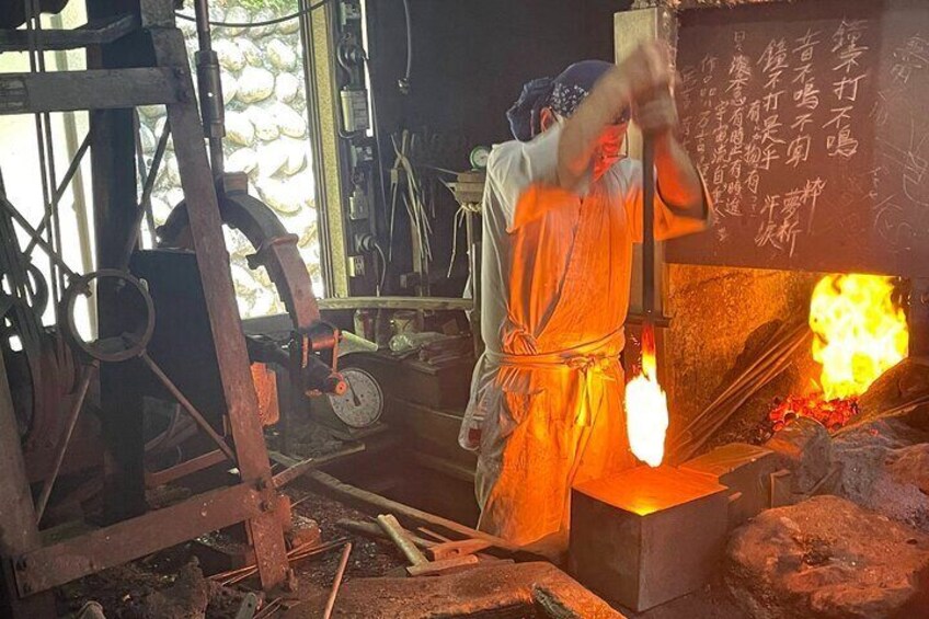 Fold Forging with the Master Swordsmith in Hiroshima