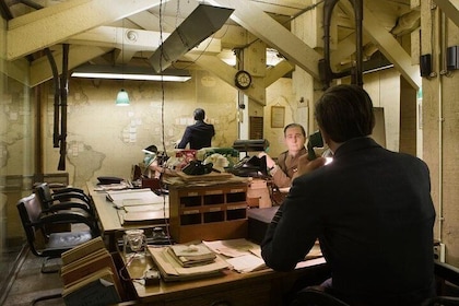 4 Hour Tour Churchill War Rooms and Tower Of London (With Private Guide)