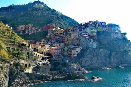 Cinque Terre from Genoa: Private Roundtrip Transfer & Local Driver Disposal