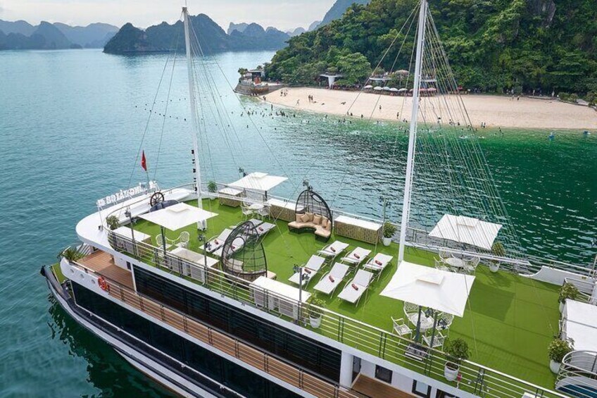 Discover Halong Bay on Hercules Premium Cruise with Buffet Lunch