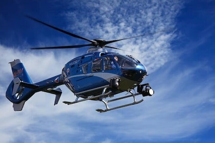 Luxury Helicopter Tour Wines and Spa from Barcelona