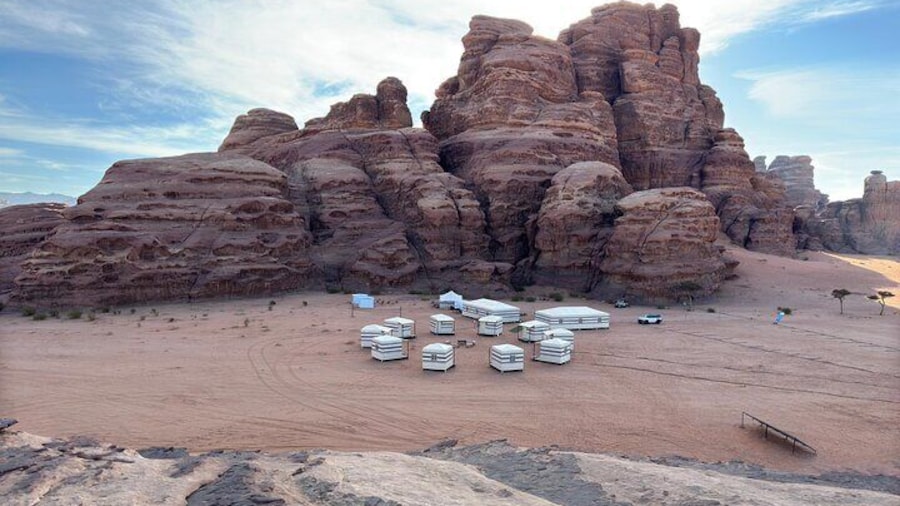 An Unforgettable Outdoor Desert Camping Adventure