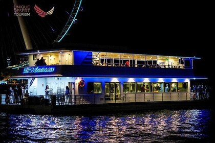 Crucero con cena de lujo en catamarán 5 estrellas en el puerto deportivo de...