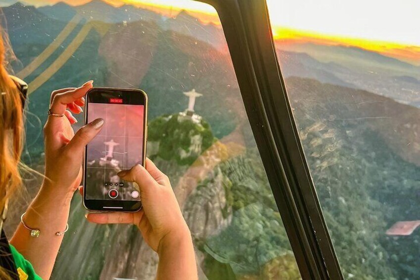 Rio de Janeiro: Helicopter flight in Christ the Redeemer
