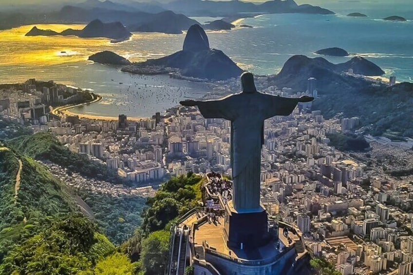 Rio de Janeiro: Helicopter flight in Christ the Redeemer