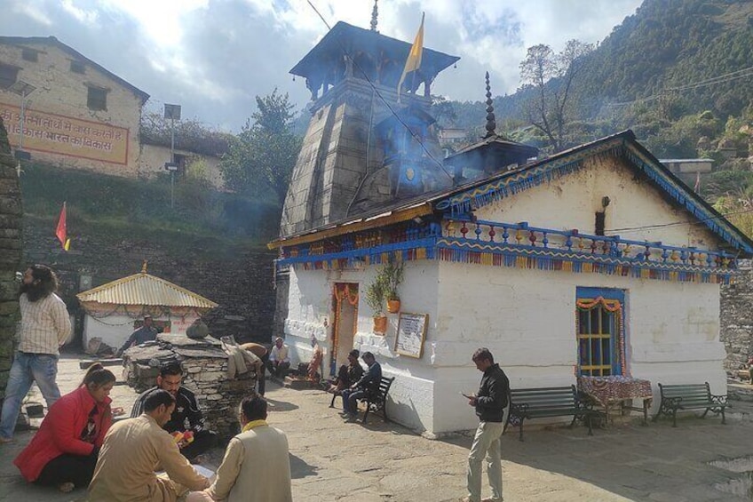 Trijukinarayan temple