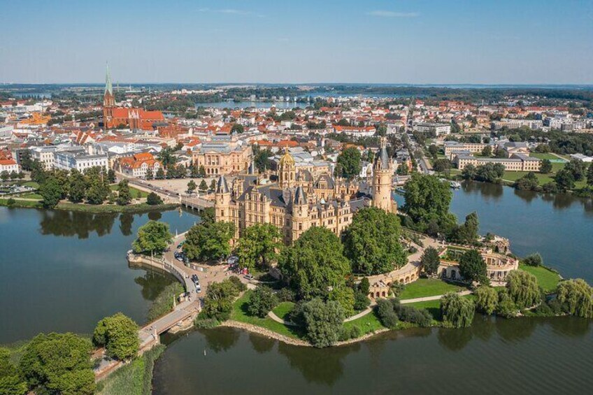 Explore Schwerin in 60 Minutes with a Local
