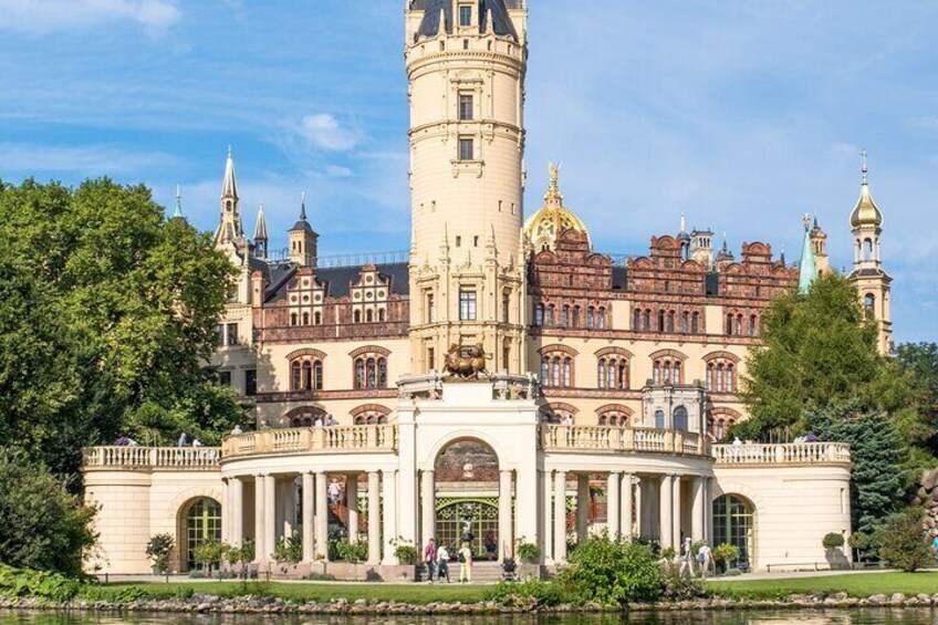 Explore Schwerin in 60 Minutes with a Local