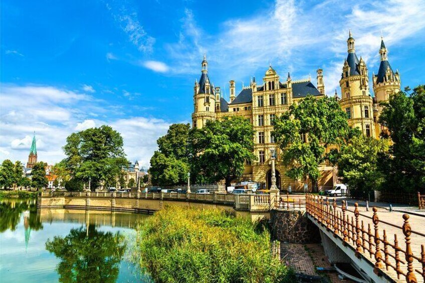 Explore Schwerin in 60 Minutes with a Local