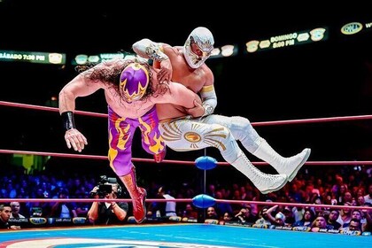 Enjoy the Incredible Wrestling Speculum at the CDMX