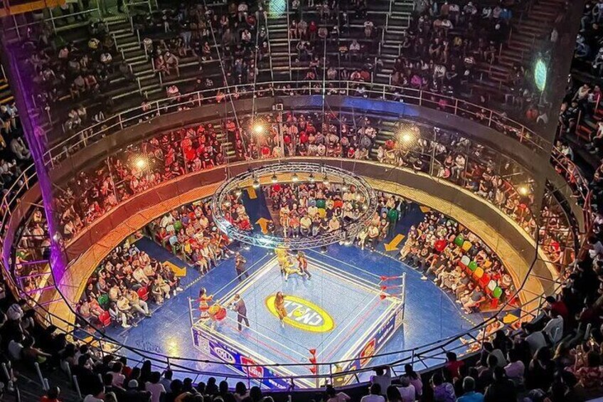 Enjoy the Incredible Wrestling Speculum at the CDMX