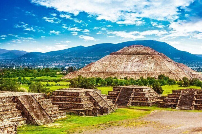 Self Guided Walking Tour of Teotihuacan Pyramids (no ticket)