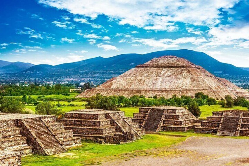 Self Guided Walking Tour of Teotihuacan Pyramids (no ticket)