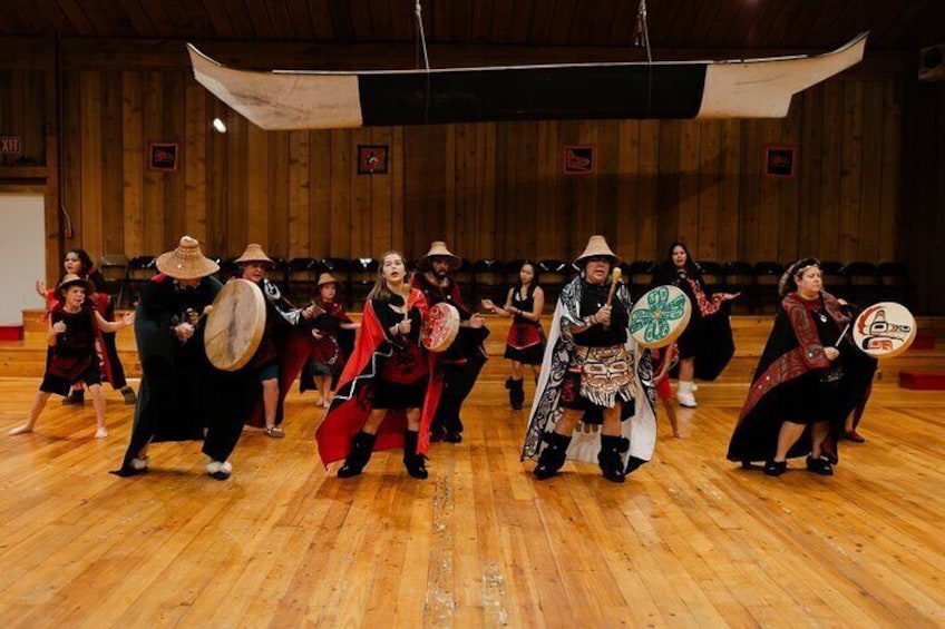 Alaska Historical Tour with Cruise Hike and Cultural Immersion