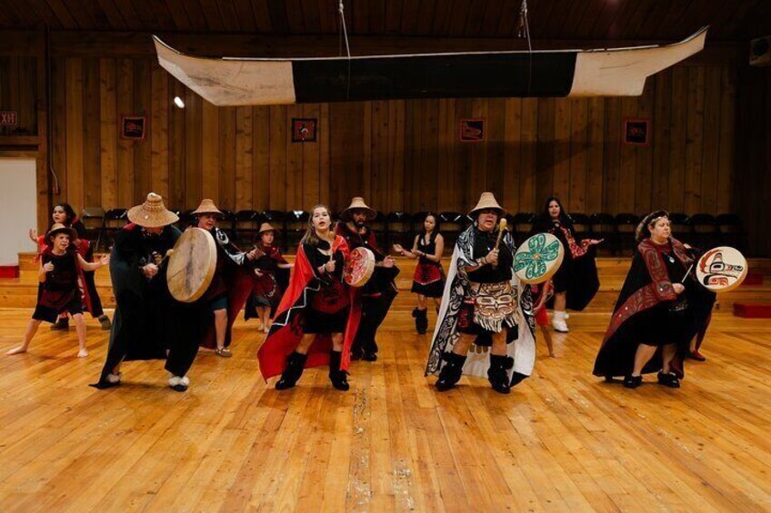 Alaska Historical Tour with Cruise Hike and Cultural Immersion