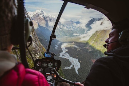 Milford Sound Small Group Tour from Te Anau - Helicopter Return