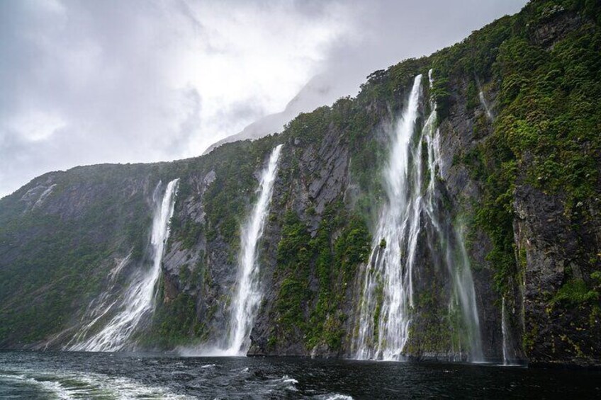 Milford Sound Small Group Tour from Te Anau - Helicopter Return