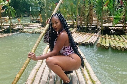Lethe River Rafting en bambou et calcaire Massage Montego Bay