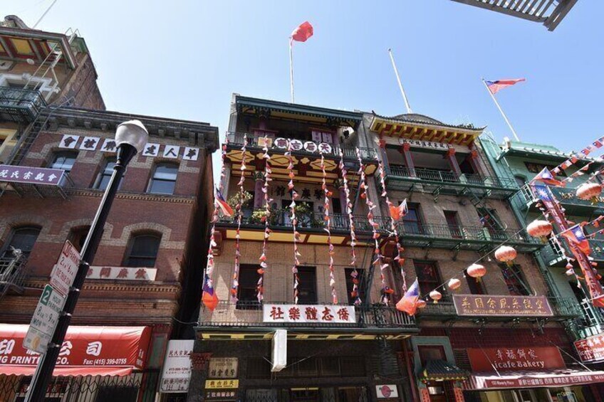 North Beach and Chinatown Smartphone Guided Walking Tour 