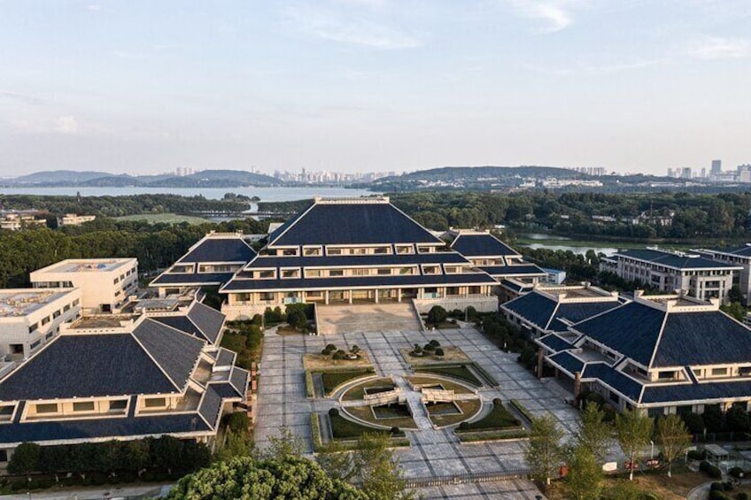 East Lake in Wuhan and Hubei Museum （optional stop）