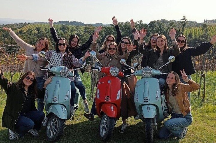 Tuscany Vespa tour with Lunch and Wine tasting in Chianti area