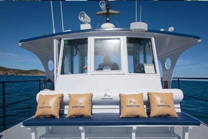 Boat to Illetas Beach Experience in Formentera
