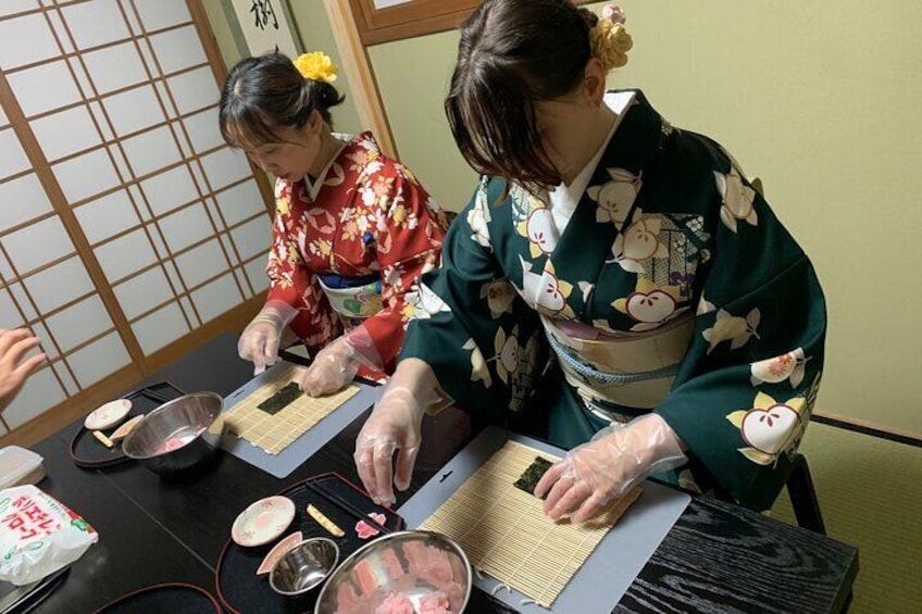 Decorative Sushi Rolls Experience in Kyoto