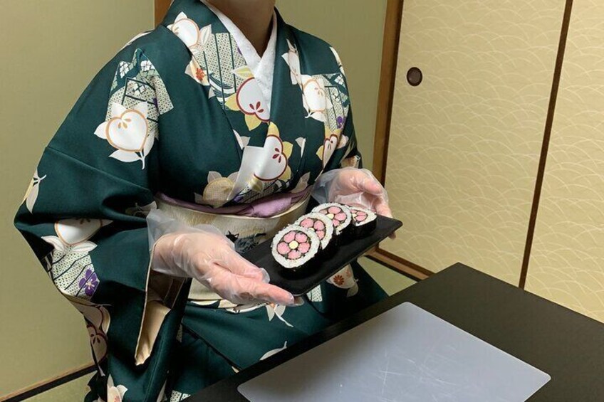 Decorative Sushi Rolls Experience in Kyoto