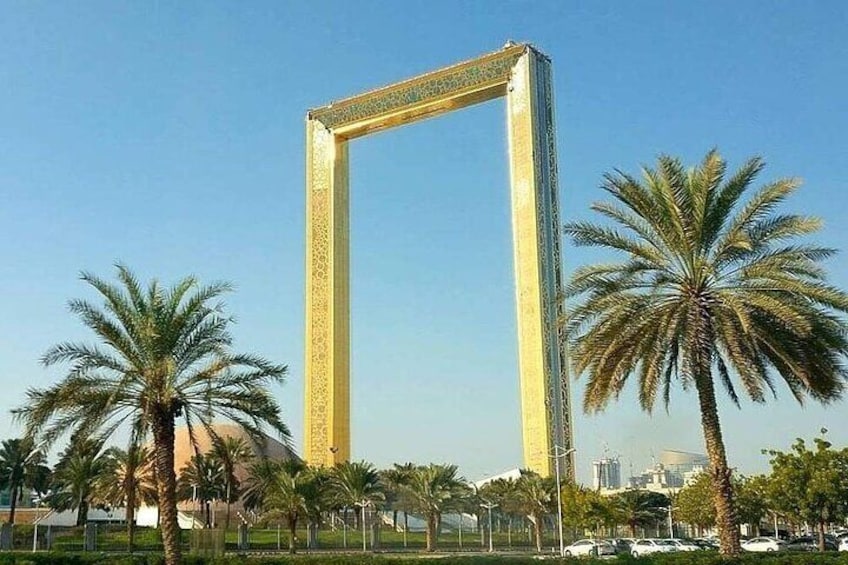 Capture the perfect balance of tradition and modernity from Dubai Frame.