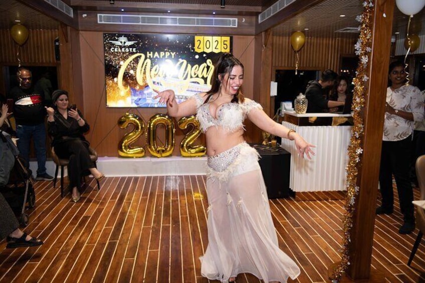 Dinner Cruise 2 Hour Live Shows and Premium Drinks Package
