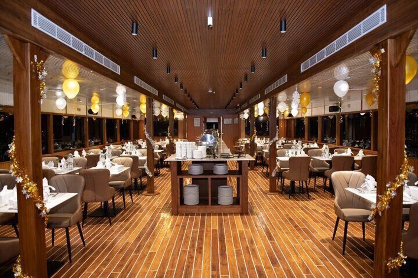 Luxury Dinner Cruise 2 Hour Live Shows & Drink Package