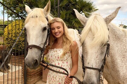 Barcelona: Private Vineyard Horseback Riding with Tapas Picnic