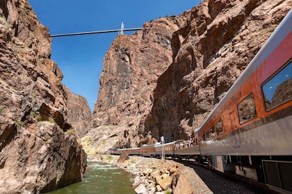 Colorado: All Aboard the Royal Gorge Route Railroad!