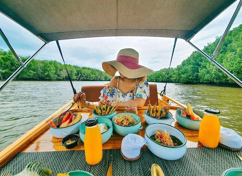 Picture 2 for Activity Valentine's day: Romantic Private Gondola Picnic Cruising