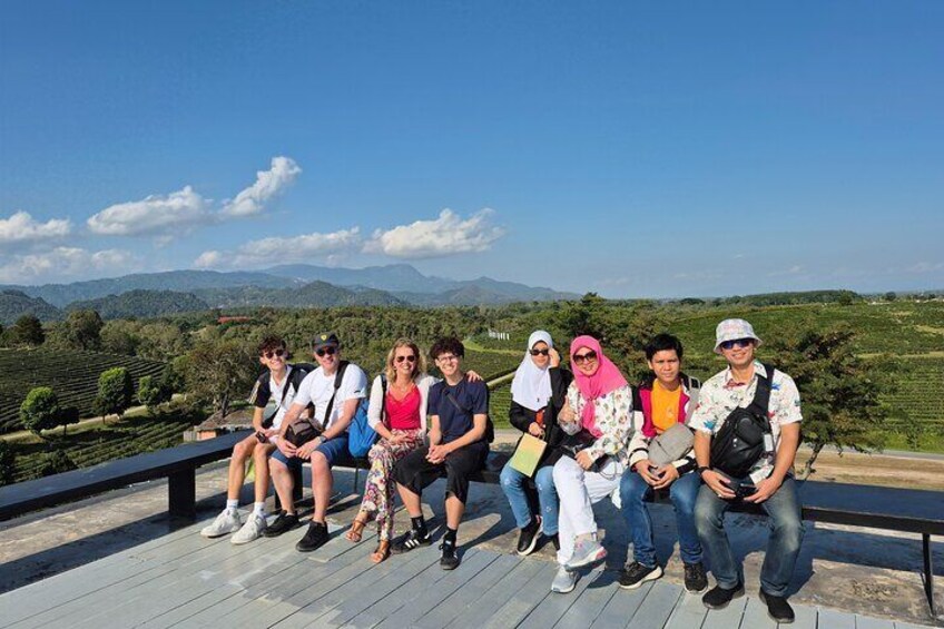 Chiang Rai: Guided Highlights Full-Day Tour and Thai Buffet lunch