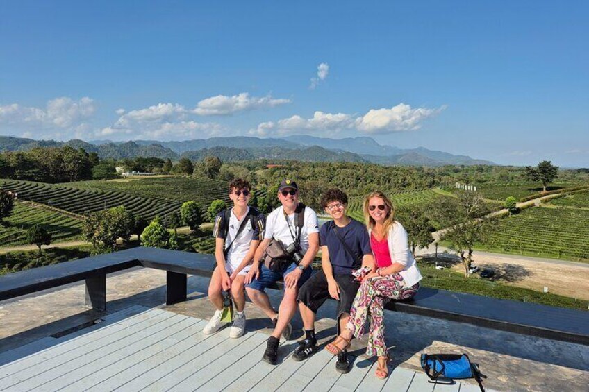 Chiang Rai: Guided Highlights Full-Day Tour and Thai Buffet lunch