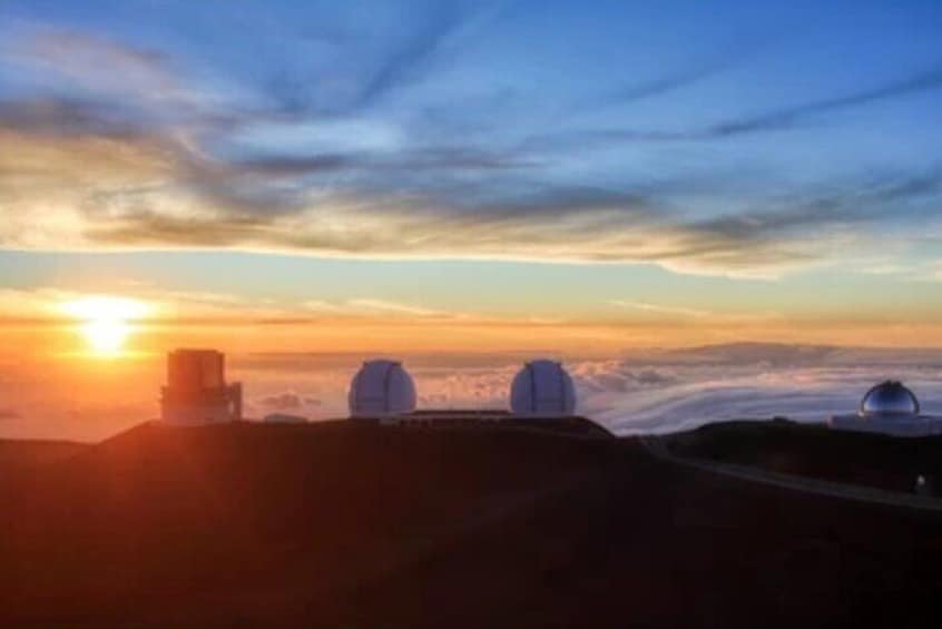 5-Hour Private Mauna Kea Summit Jeep Tour with Star Gazing