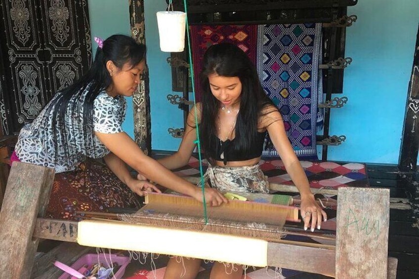 Sukerare hand weaving village