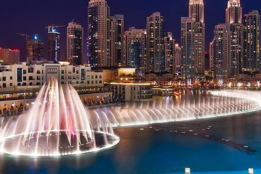 Dubai Mall fountain show