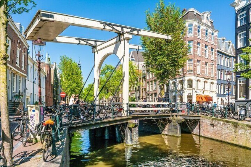 Anne Frank Amsterdam Jewish History and WWII Semi Private tour