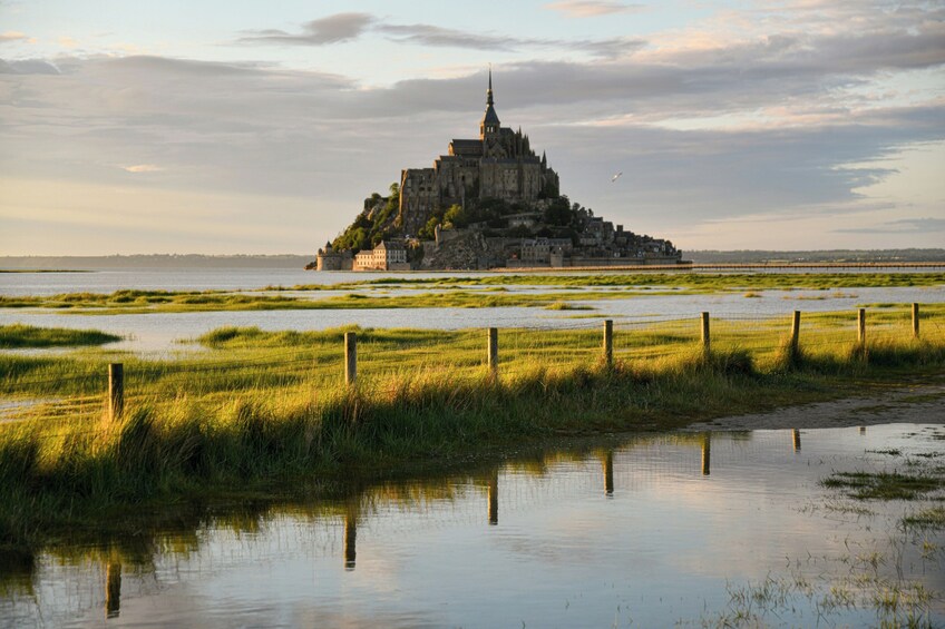 Bayeux to Mont Saint-Michel Shuttle : Abbey tickets included