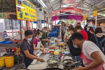 Private Kuala Lumpur Night Market & Food Exploration Tour